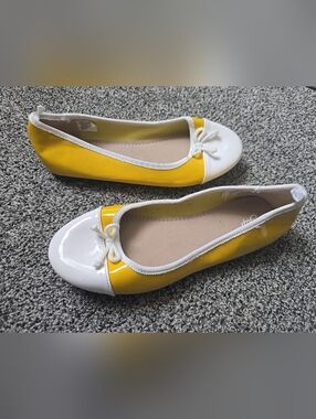 GAP Youth Sz 3 Ballet Flats White & Yellow Slip-on Round Toe Rope Bow